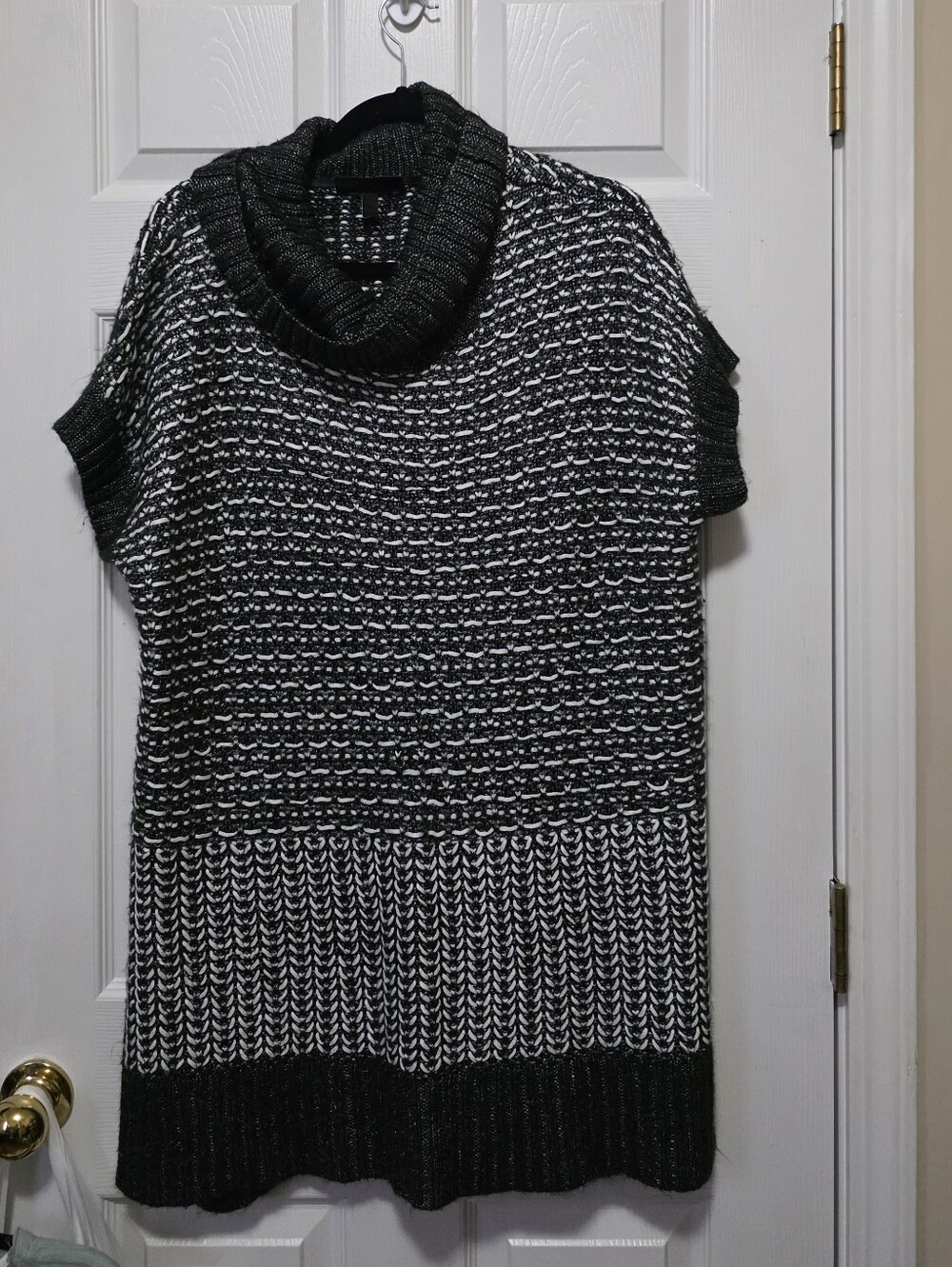 Lane Bryant Black and White Cowl Neck Short Sleeve Sweater
